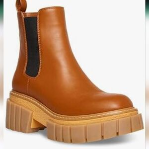 Madden Girl Women's Pheobee Chelsea Boot ,size 9,5